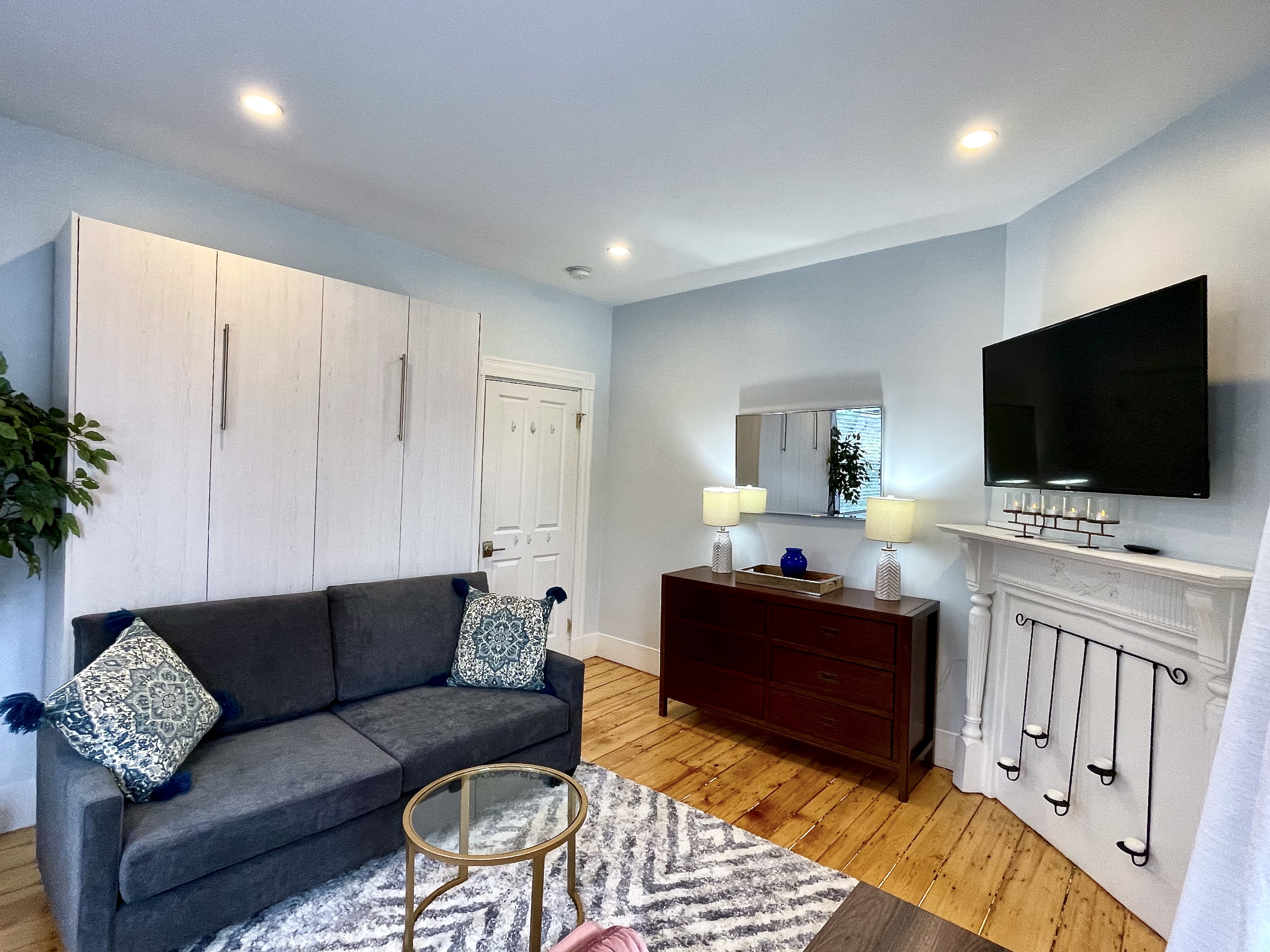 322 1/2 Western Ave, Central Square