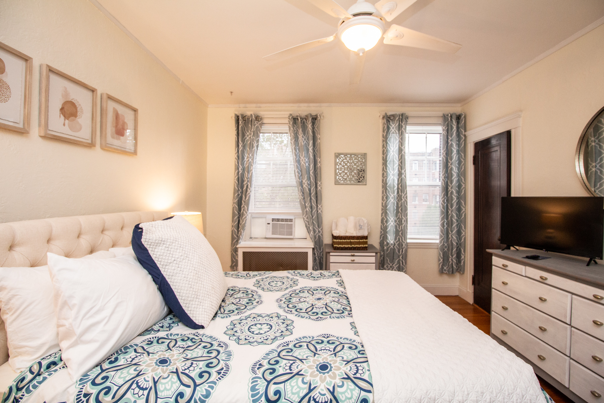 1945 Commonwealth Ave, Brighton