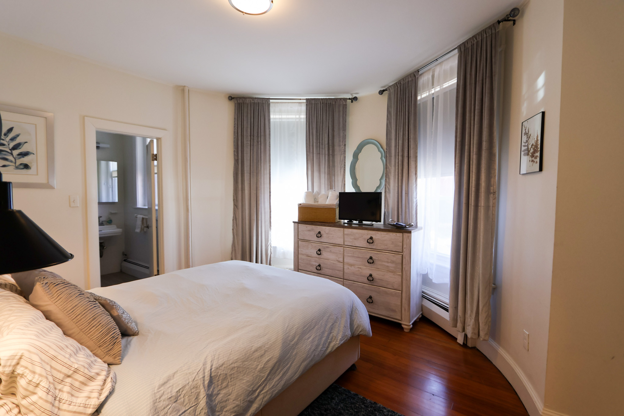 1871 Beacon St, Brookline Hills