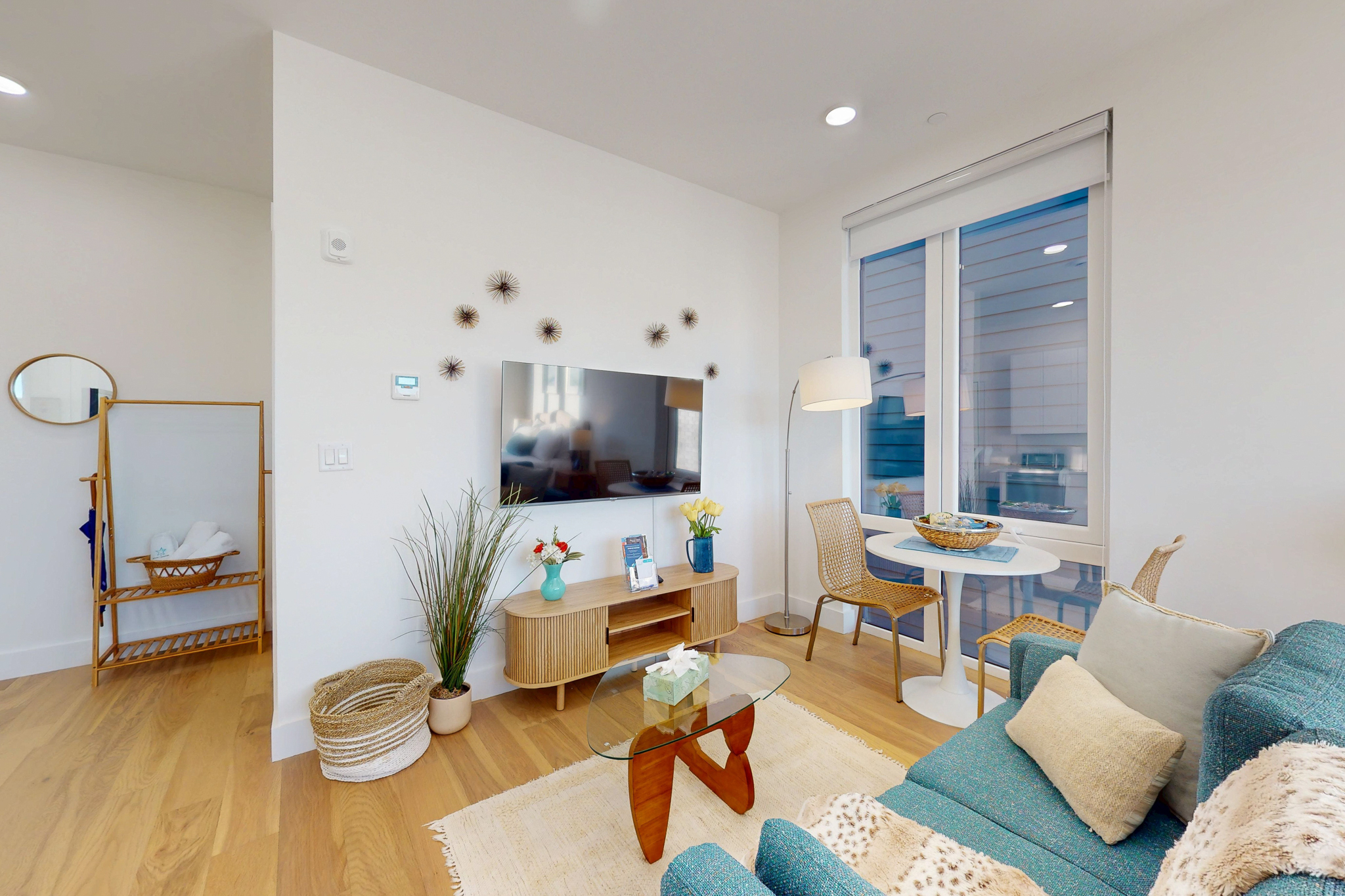 Photos of apartment on Hichborn St.,Boston MA 02135