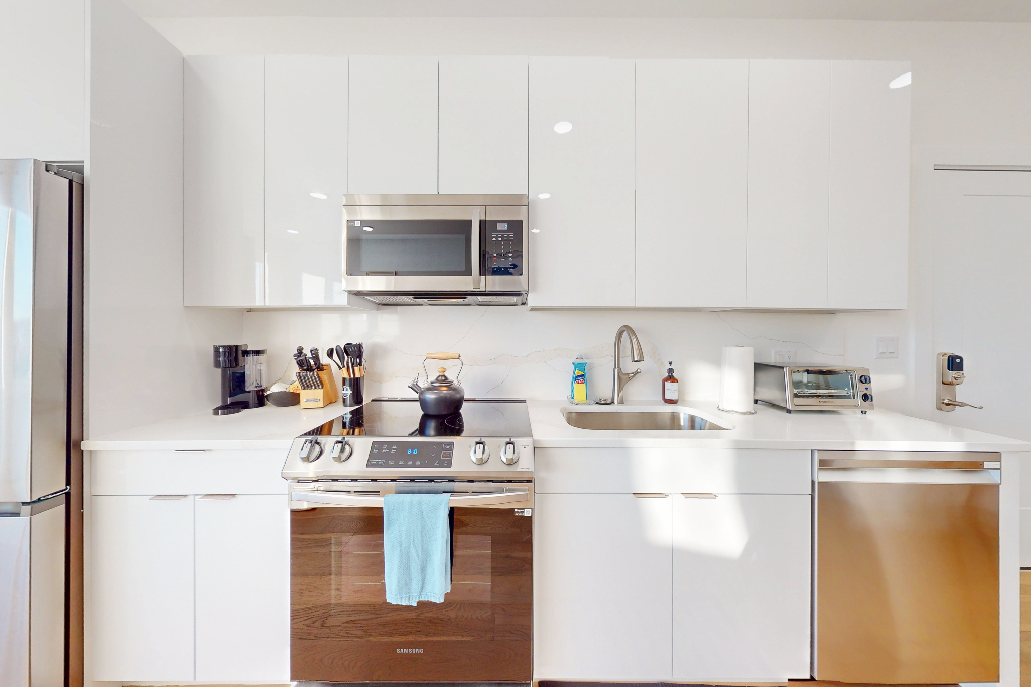 Photos of apartment on Hichborn St.,Boston MA 02135