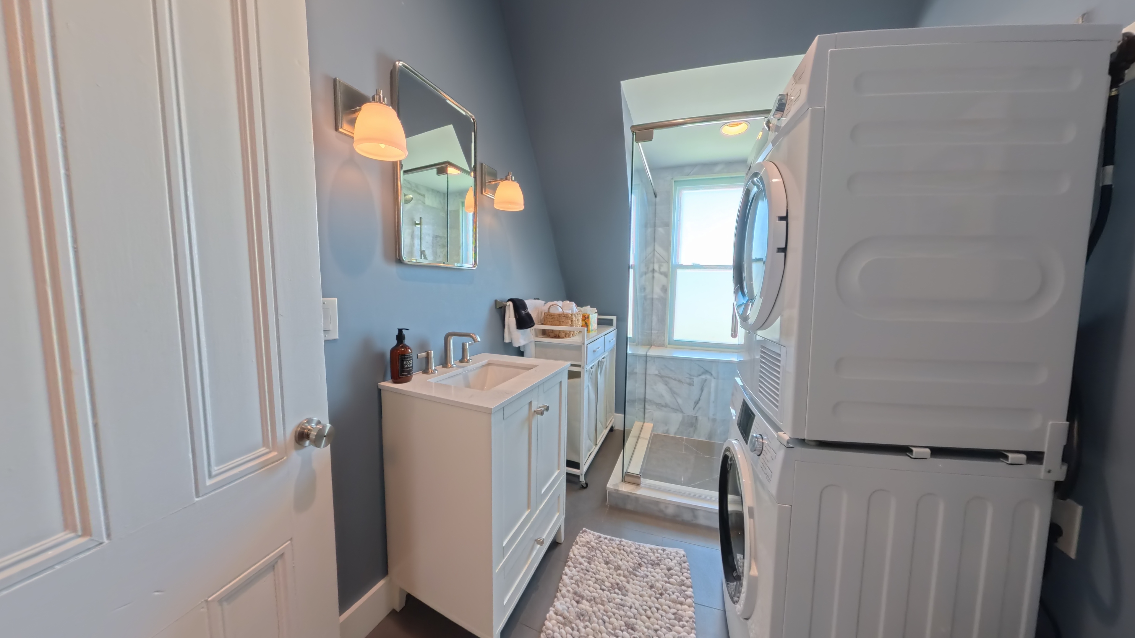 Photos of apartment on Walnut St.,Brookline MA 02445