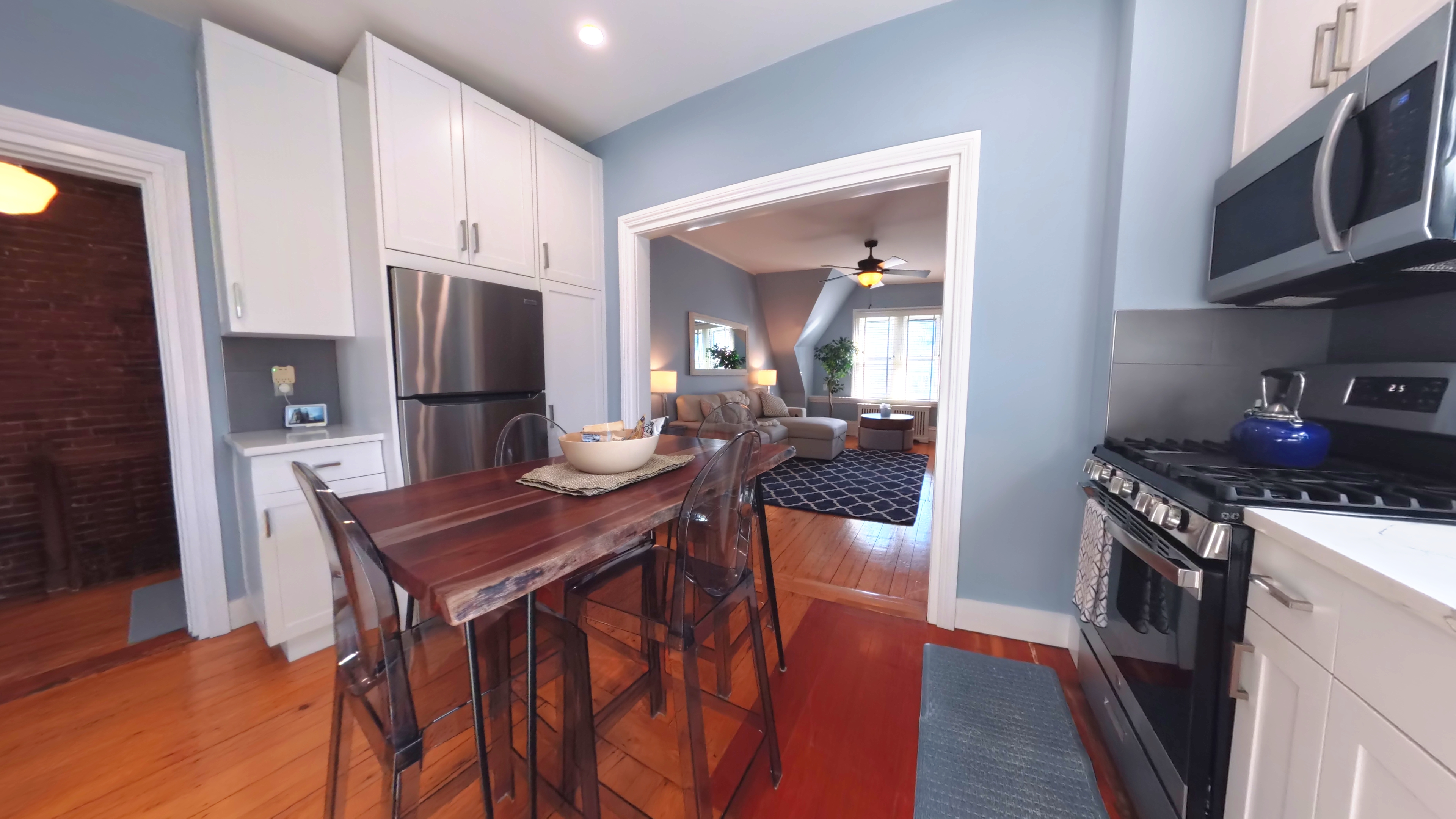 Photos of apartment on Walnut St.,Brookline MA 02445