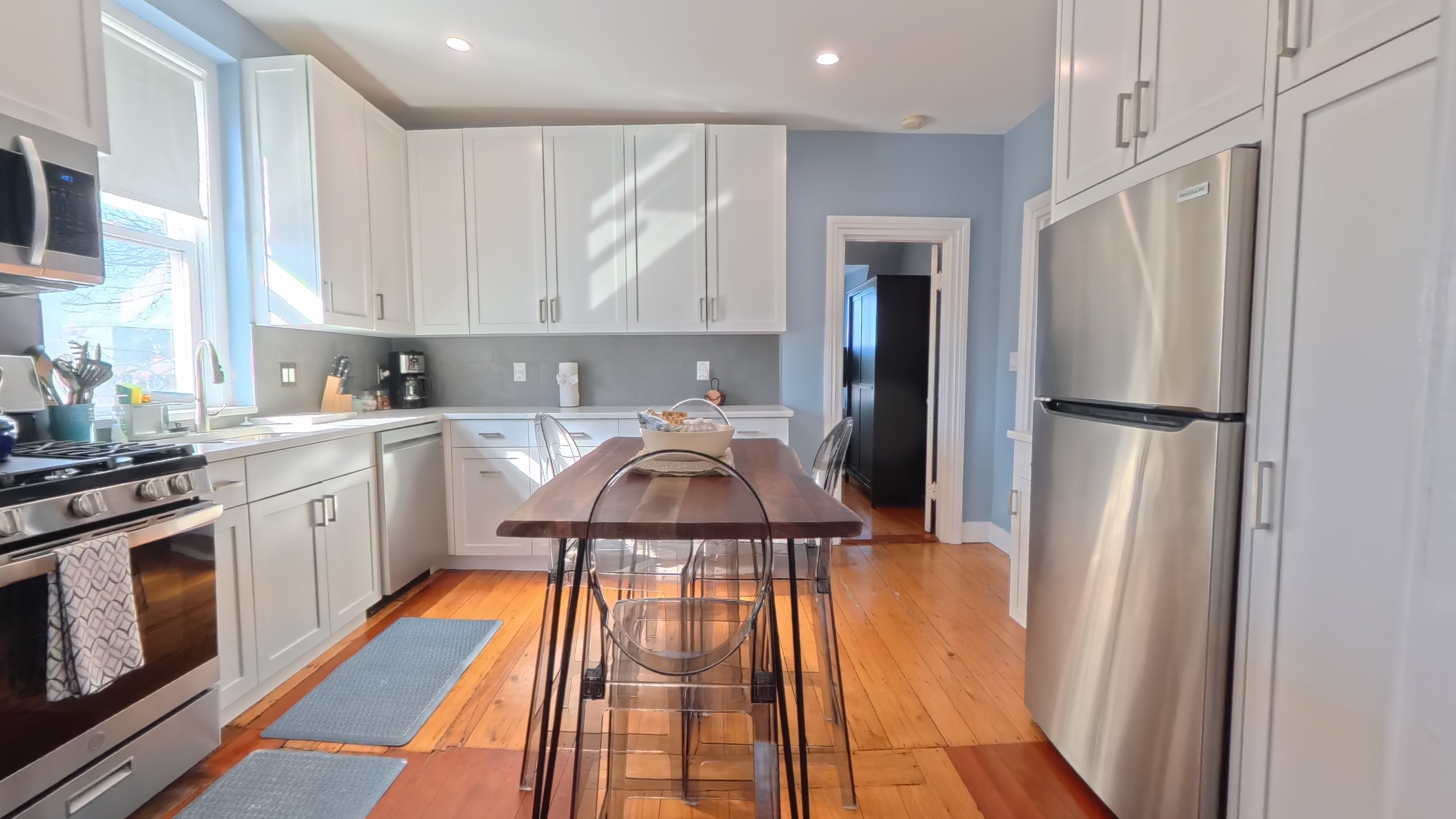 Photos of apartment on Walnut St.,Brookline MA 02445
