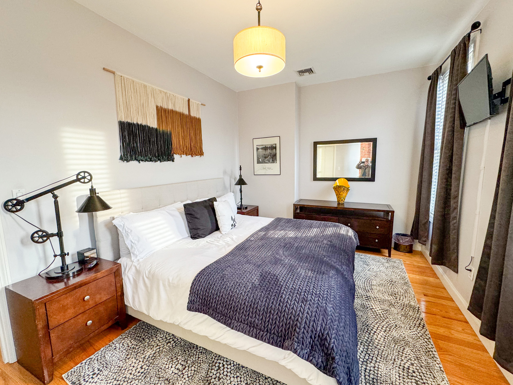 Photo 6 of 7 Harvard Sq. Unit 3B