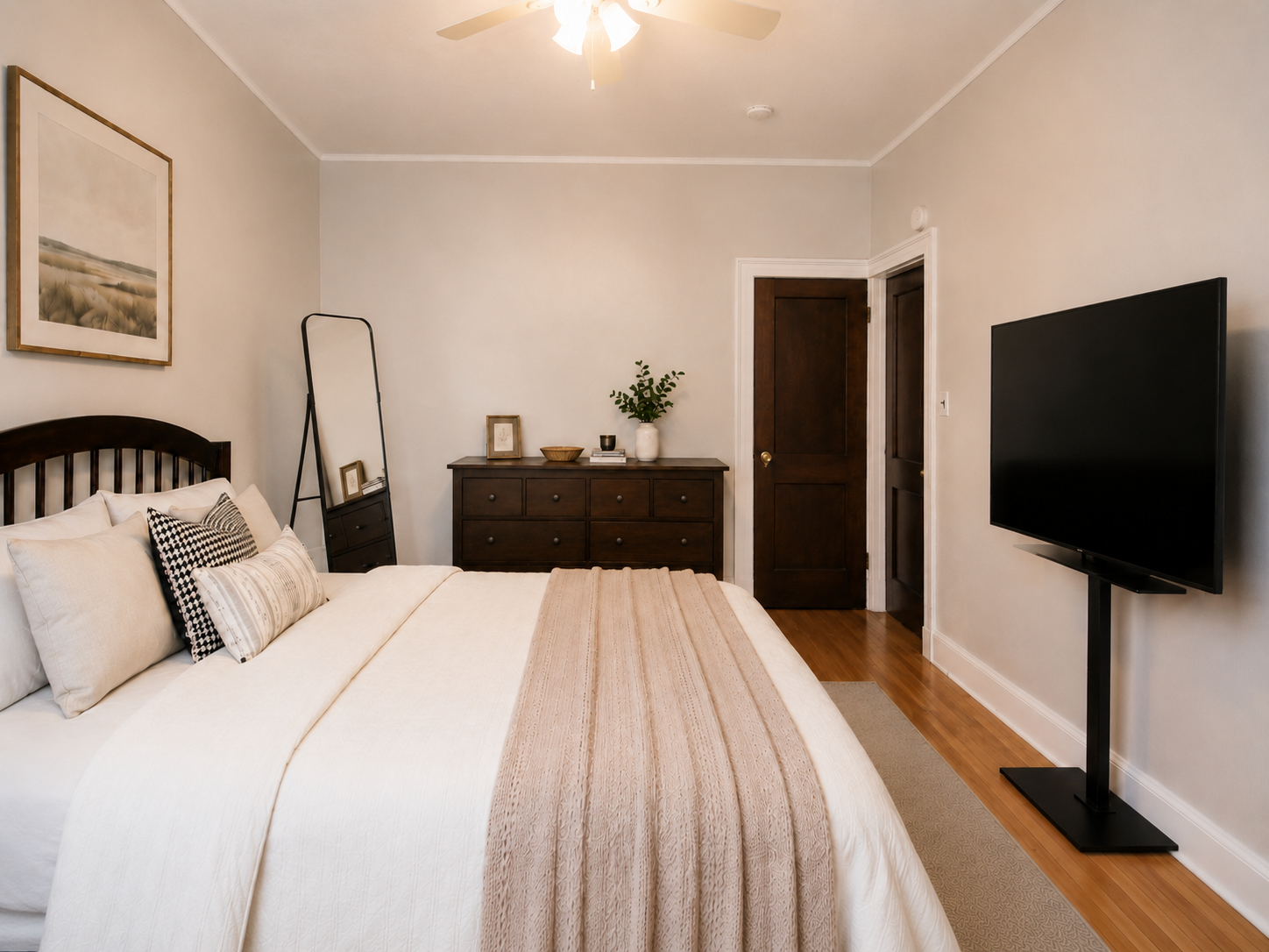 Photos of apartment on Beacon St.,Brookline MA 02446