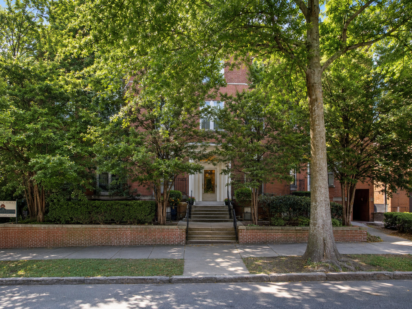 Photos of apartment on Beacon St.,Brookline MA 02446