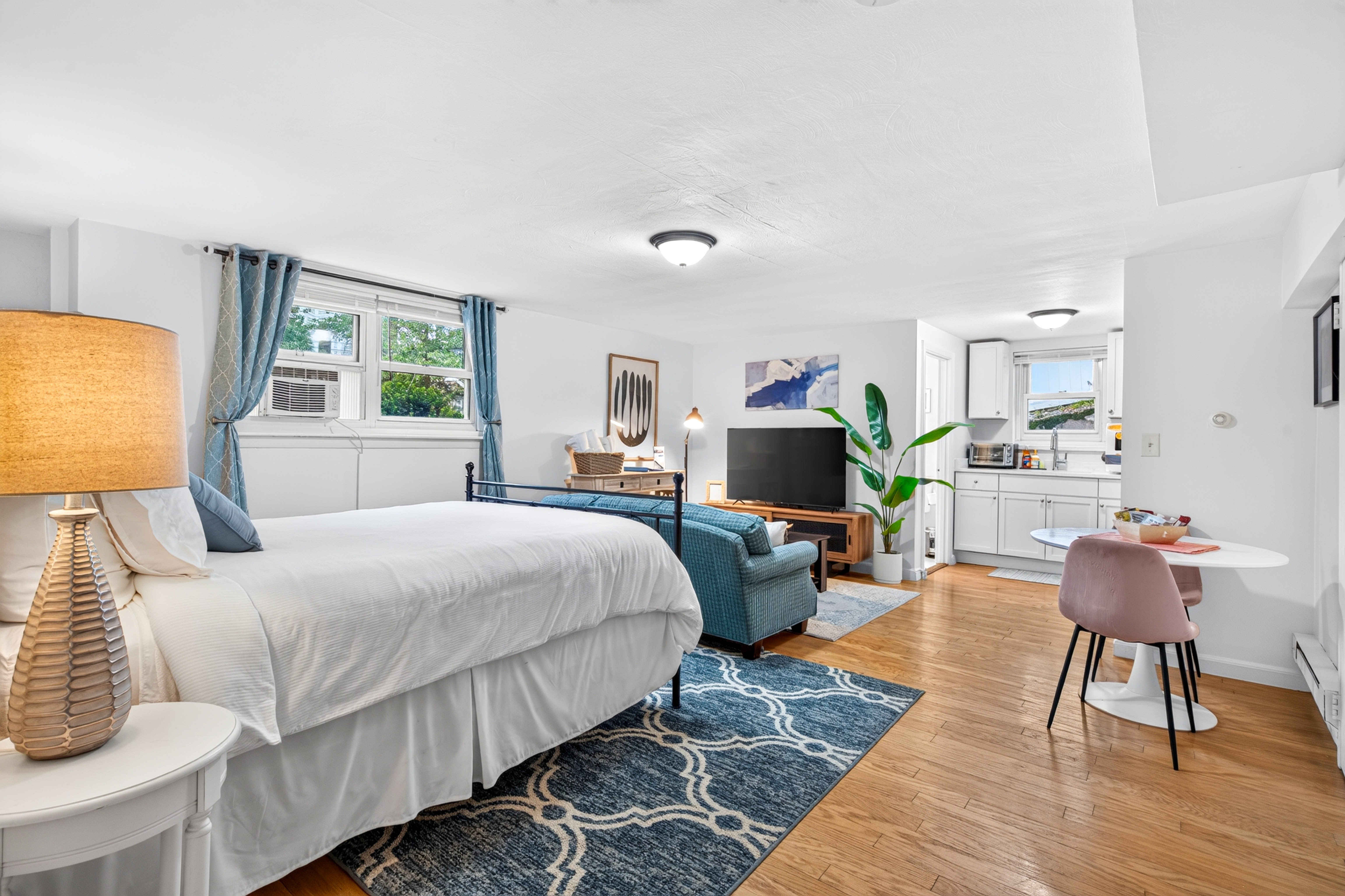 Photos of apartment on Chestnut St.,Brookline MA 02445