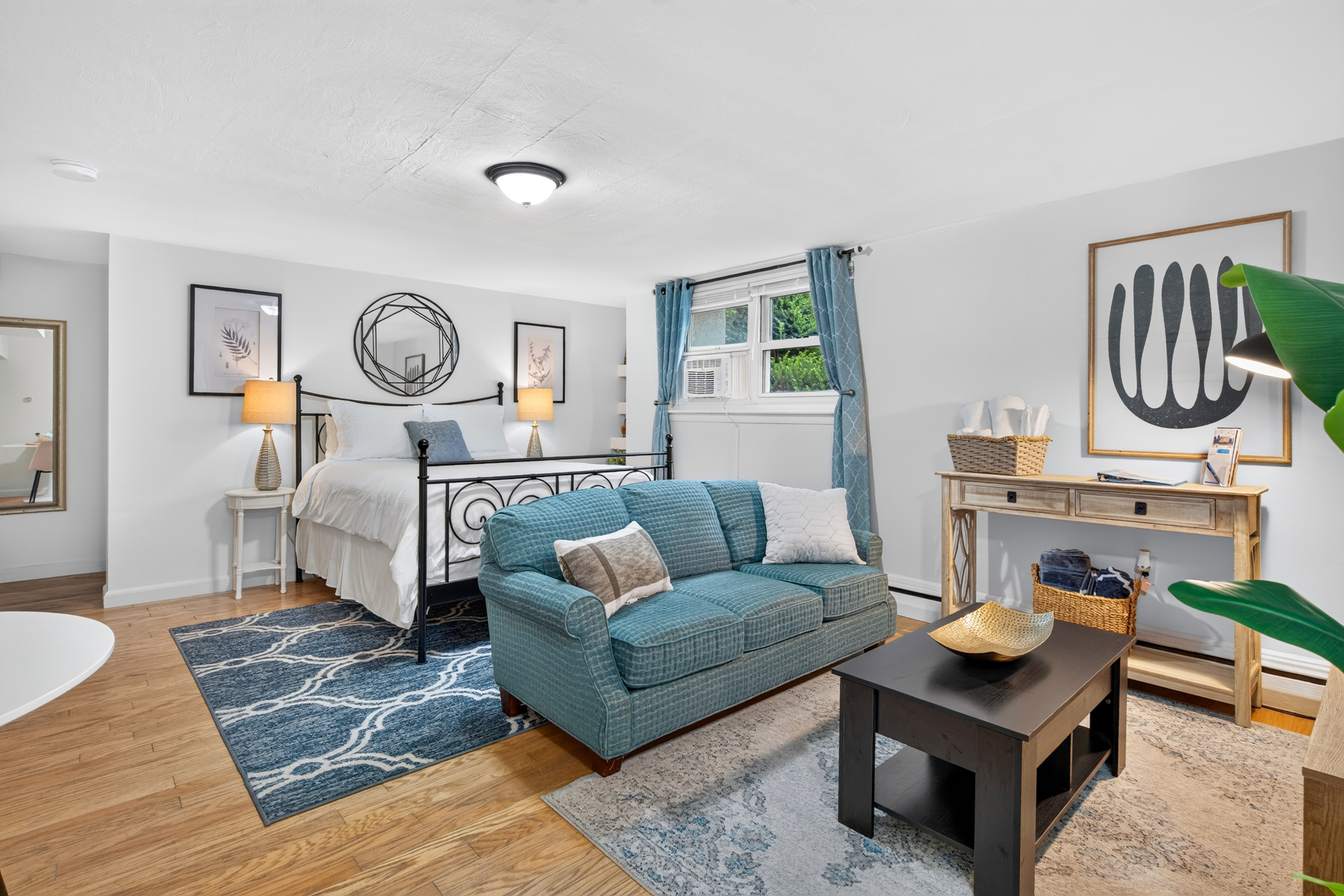 Photos of apartment on Chestnut St.,Brookline MA 02445