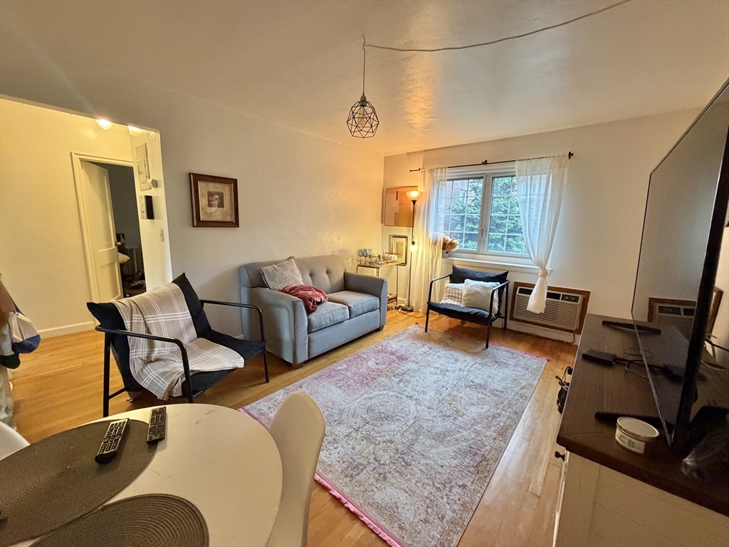 Pictures of  property for rent on Saint Paul, Brookline, MA 02446