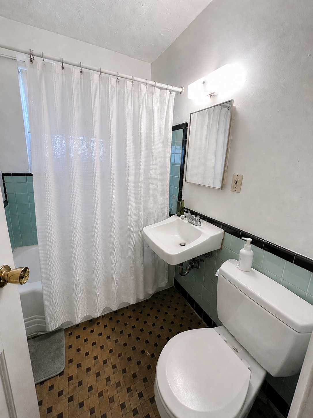 Photos of apartment on Saint Paul,Brookline MA 02446