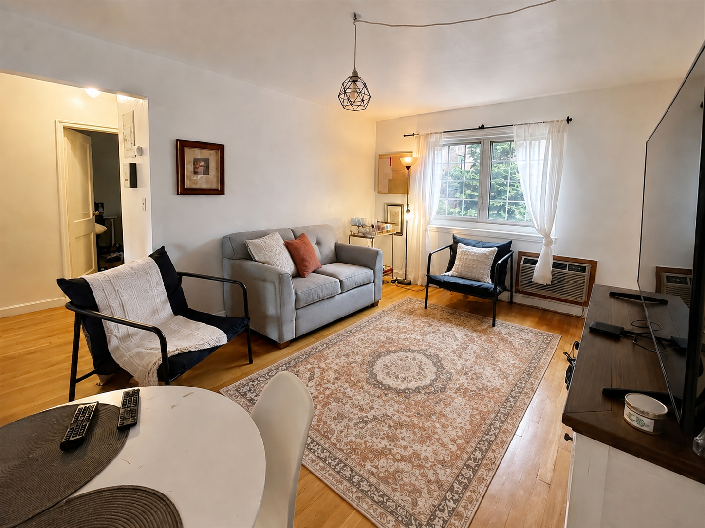 Pictures of  property for rent on Saint Paul, Brookline, MA 02446