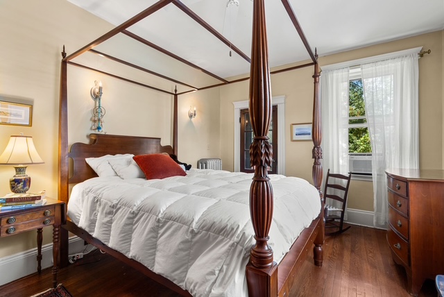 Photos of apartment on Fuller St.,Brookline MA 02446