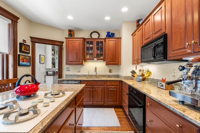 Photos of apartment on Fuller St.,Brookline MA 02446