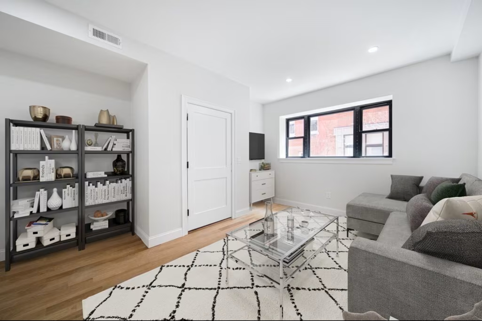 Photos of apartment on Garden Ct St.,Boston MA 02113