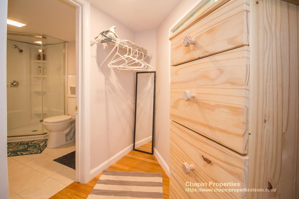 1029 Beacon St, Longwood