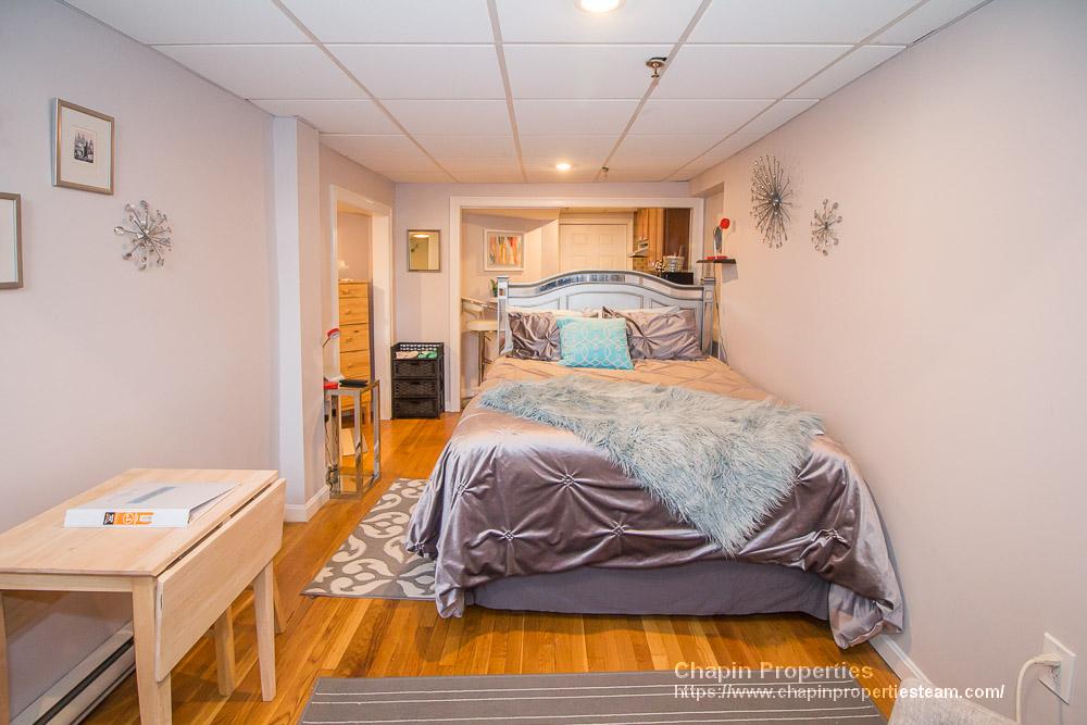 1029 Beacon St, Longwood