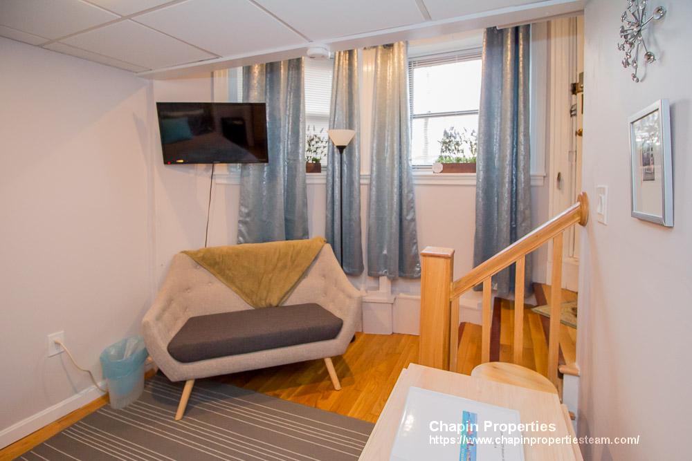 1029 Beacon St, Longwood