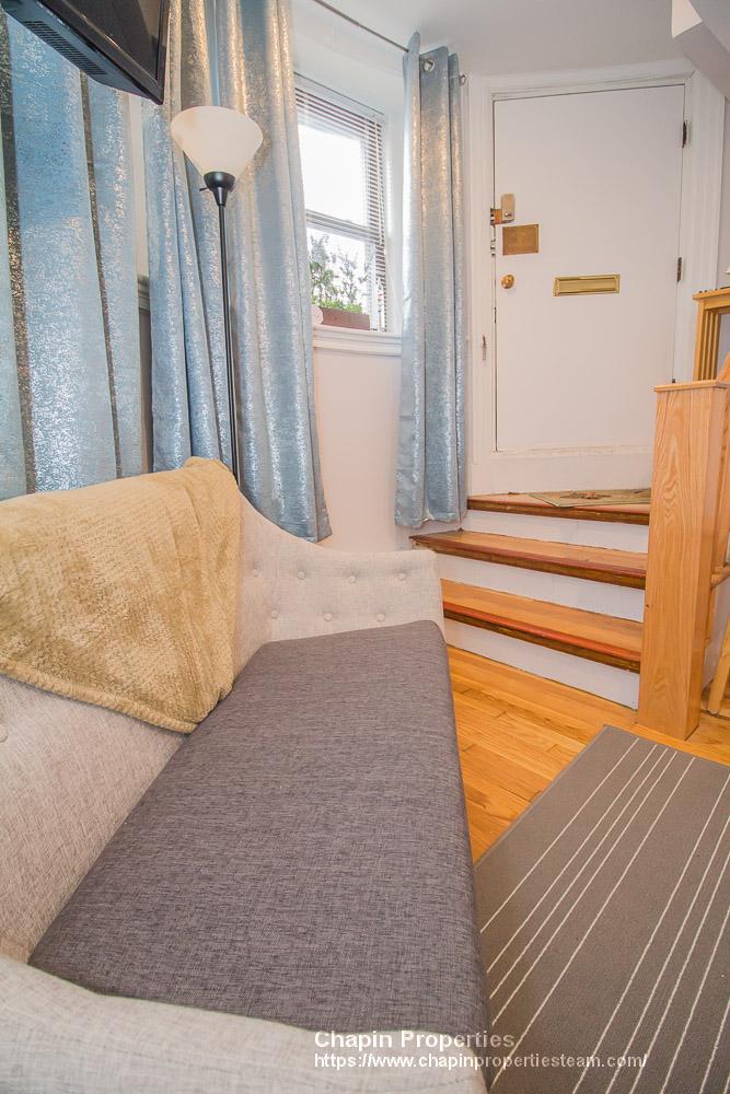 1029 Beacon St, Longwood