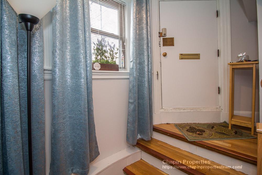 1029 Beacon St, Longwood