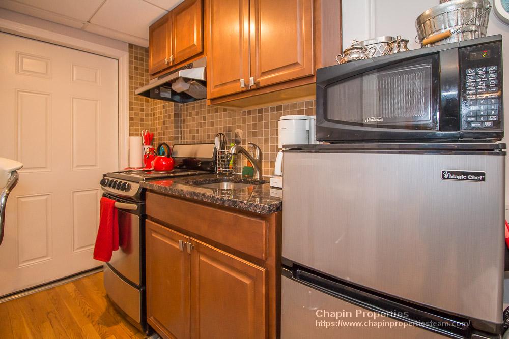 1029 Beacon St, Longwood