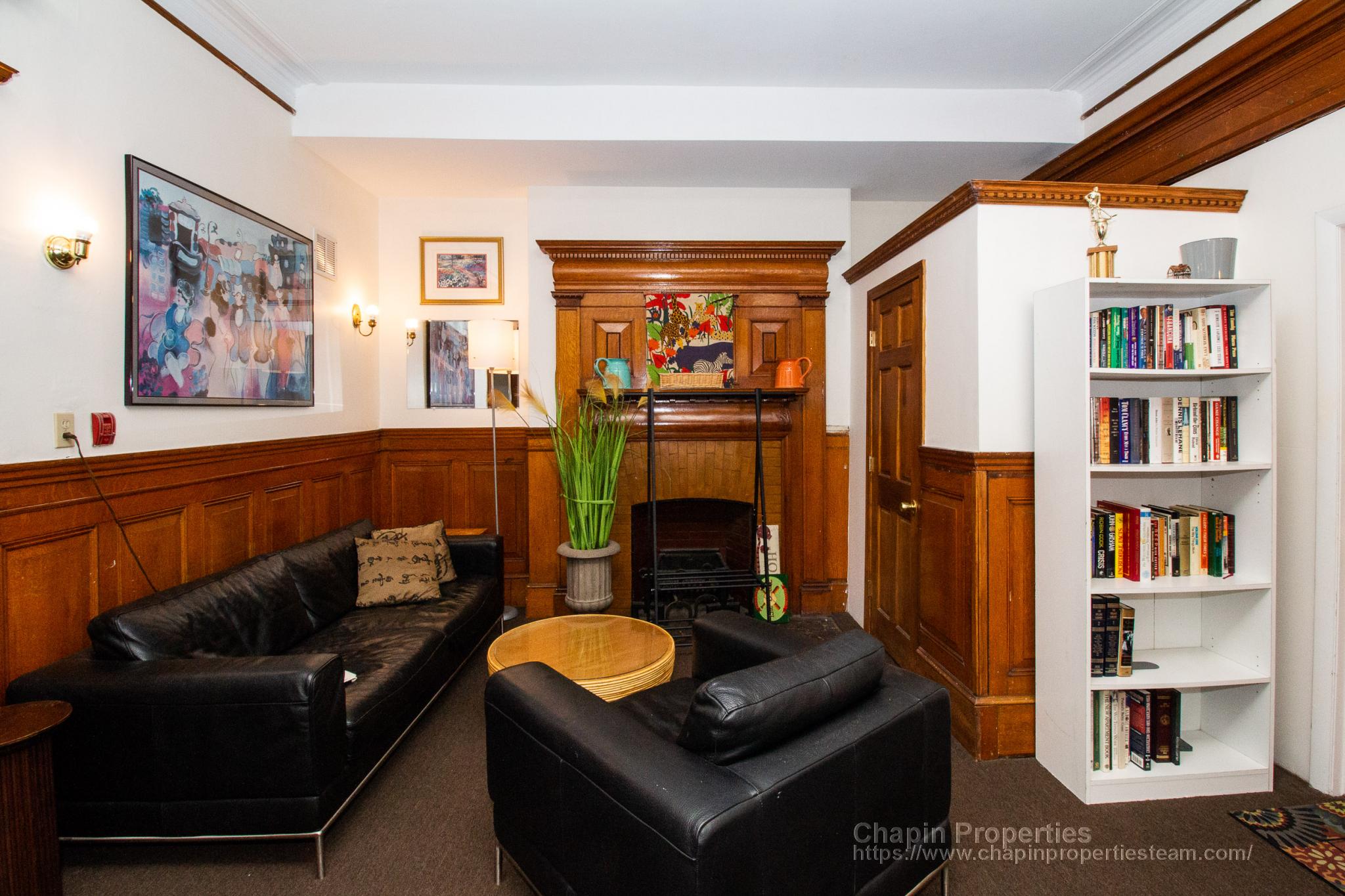 1029 Beacon St, Longwood