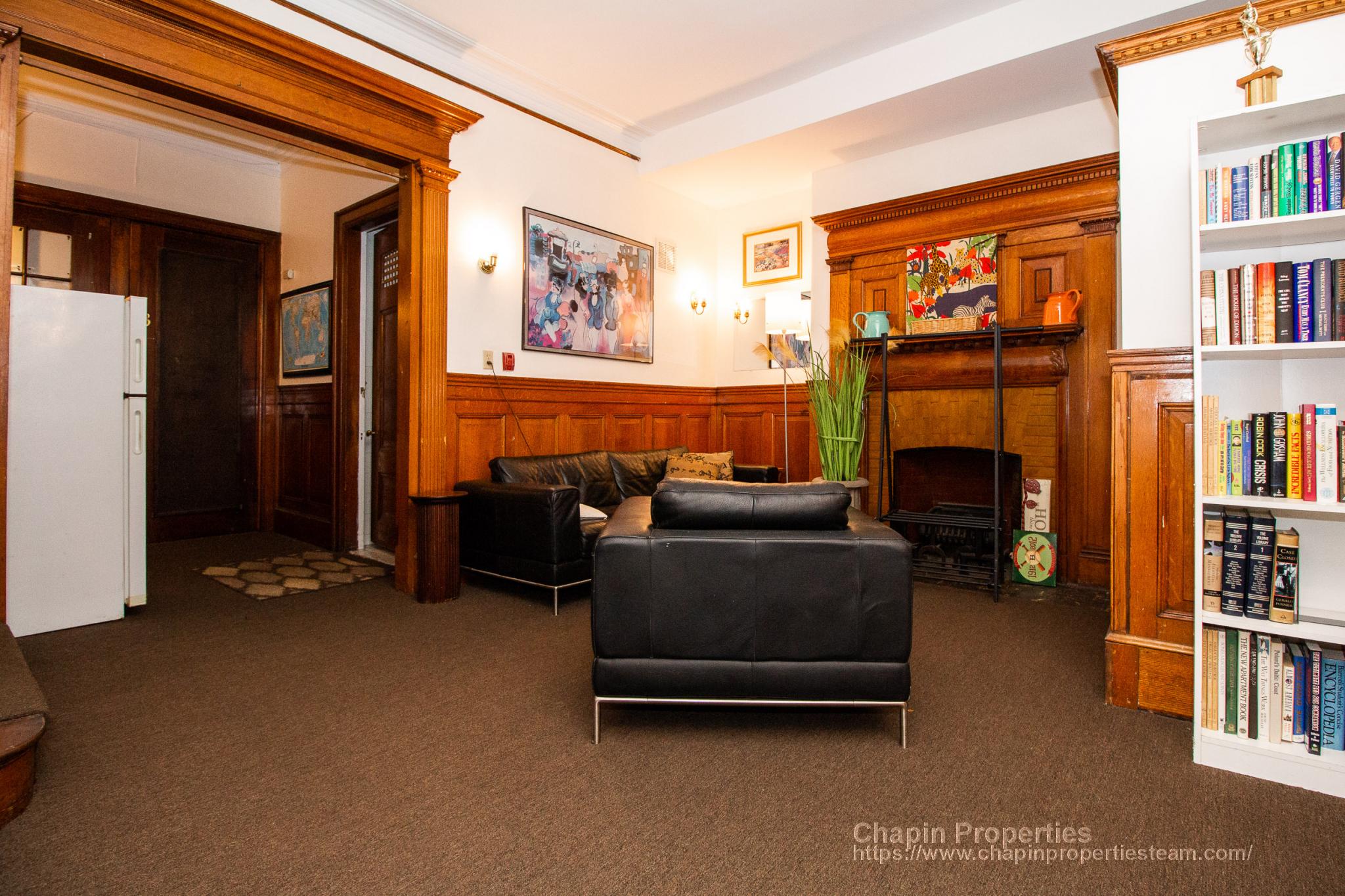 1029 Beacon St, Longwood