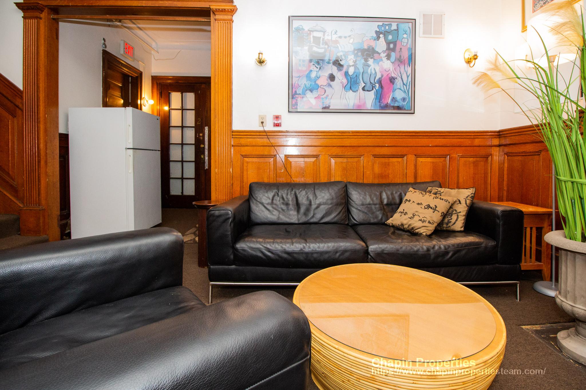 1029 Beacon St, Longwood