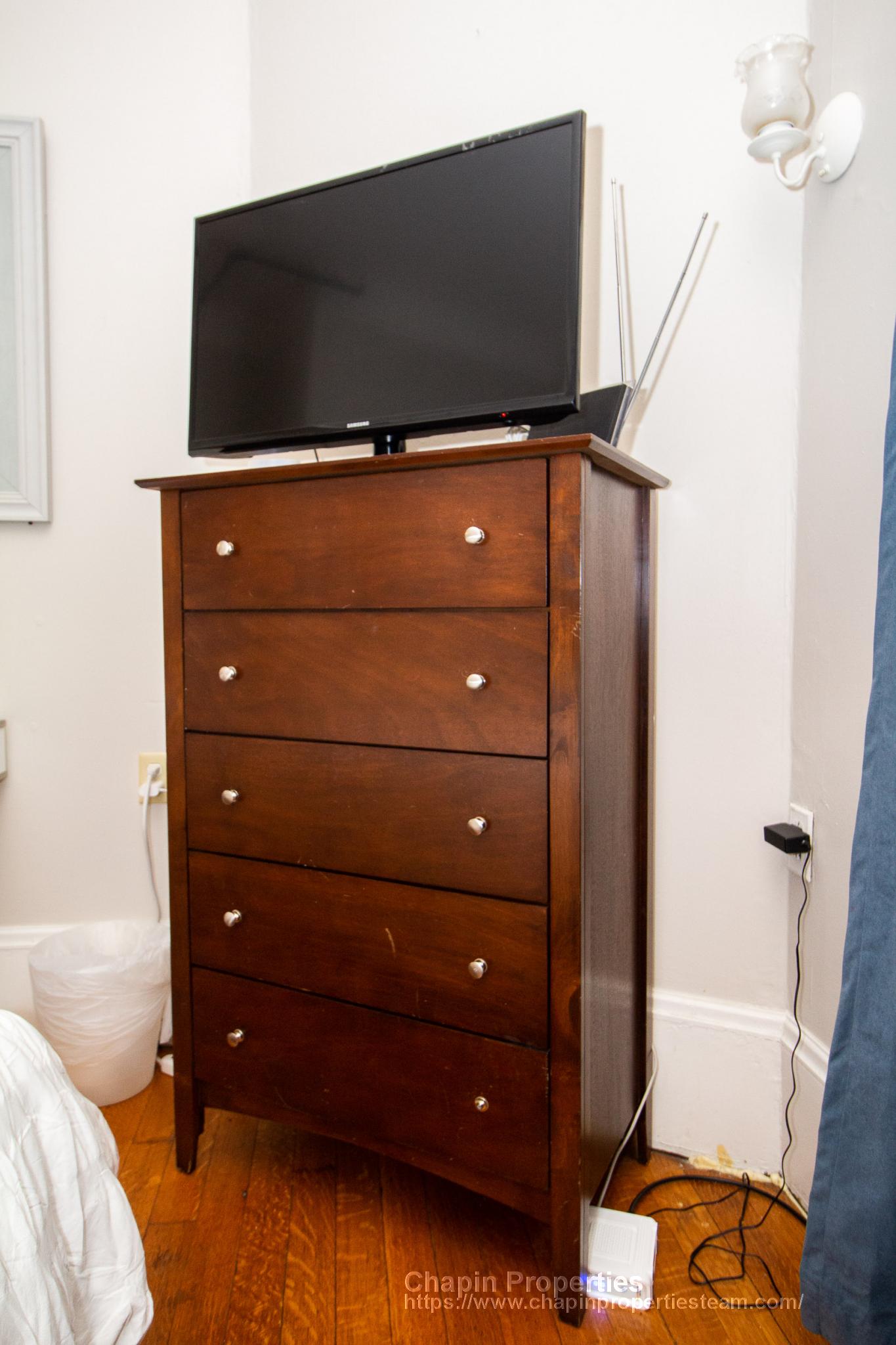 1029 Beacon St, Longwood