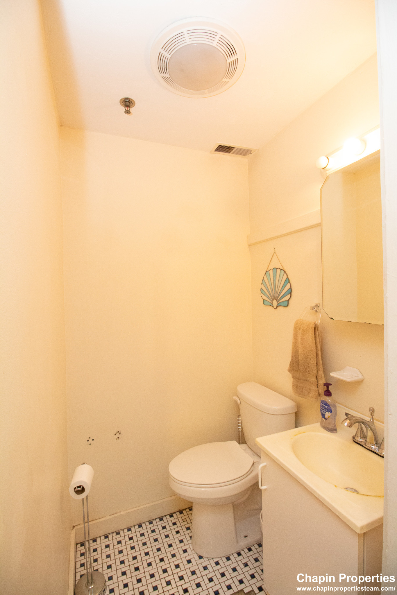 Photos of apartment on Washington St.,Brookline MA 02445