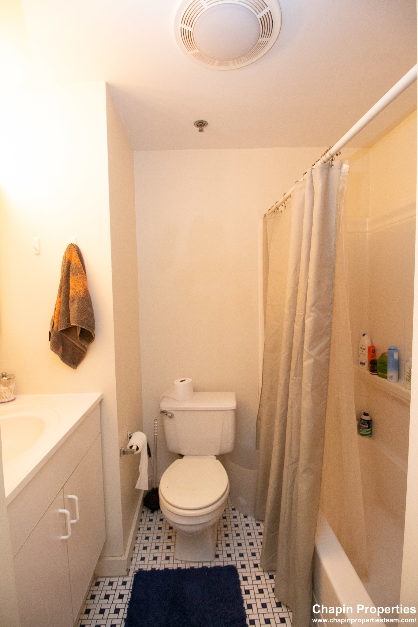 Photos of apartment on Washington St.,Brookline MA 02445