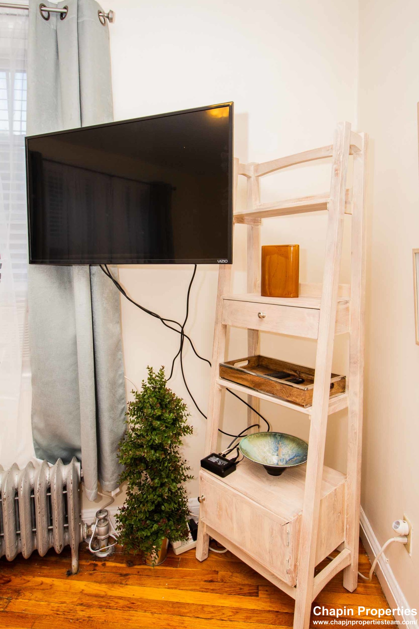 191 Kent St, Longwood