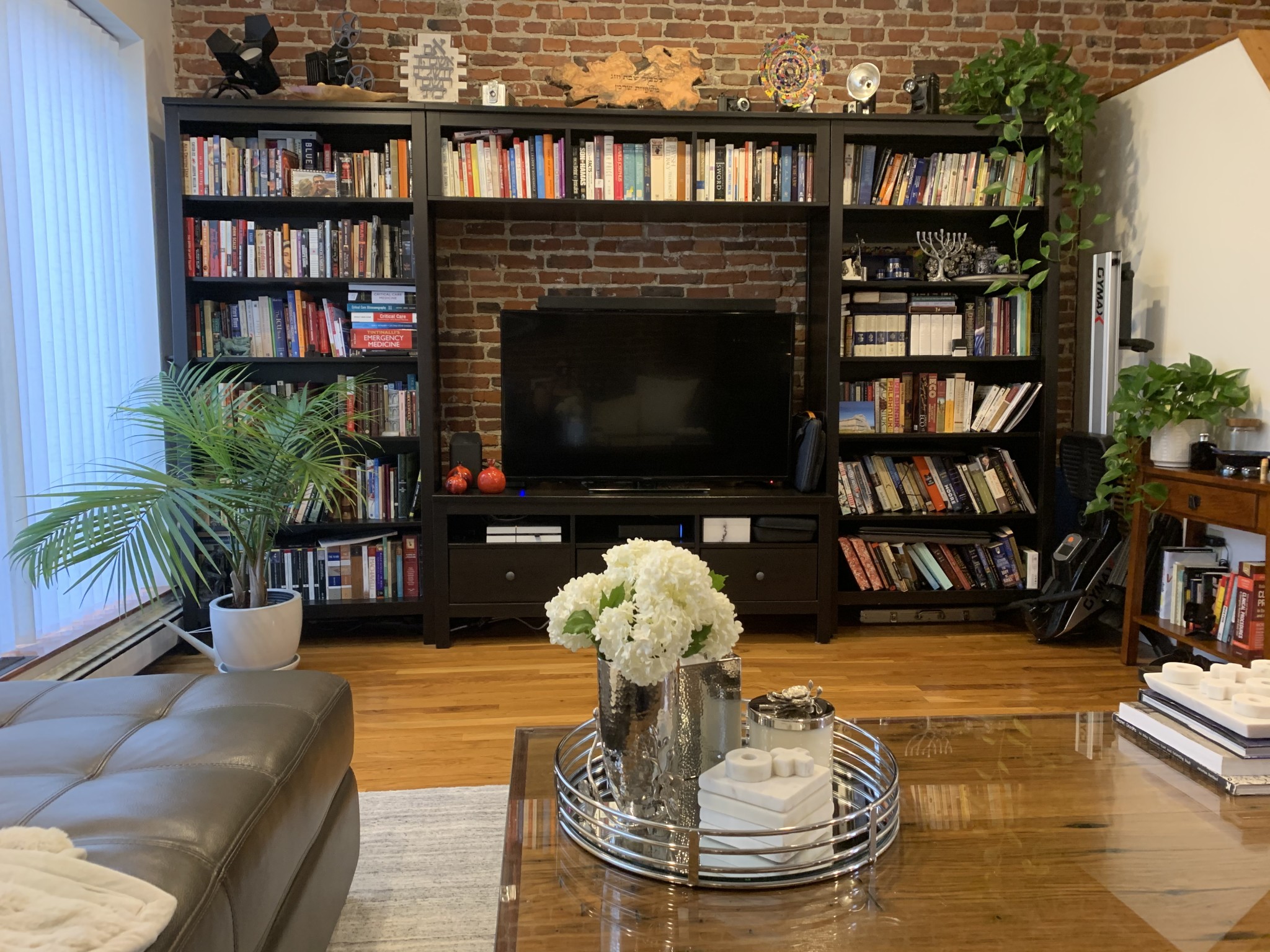 Photos of apartment on Massachusetts Ave.,Cambridge MA 02139