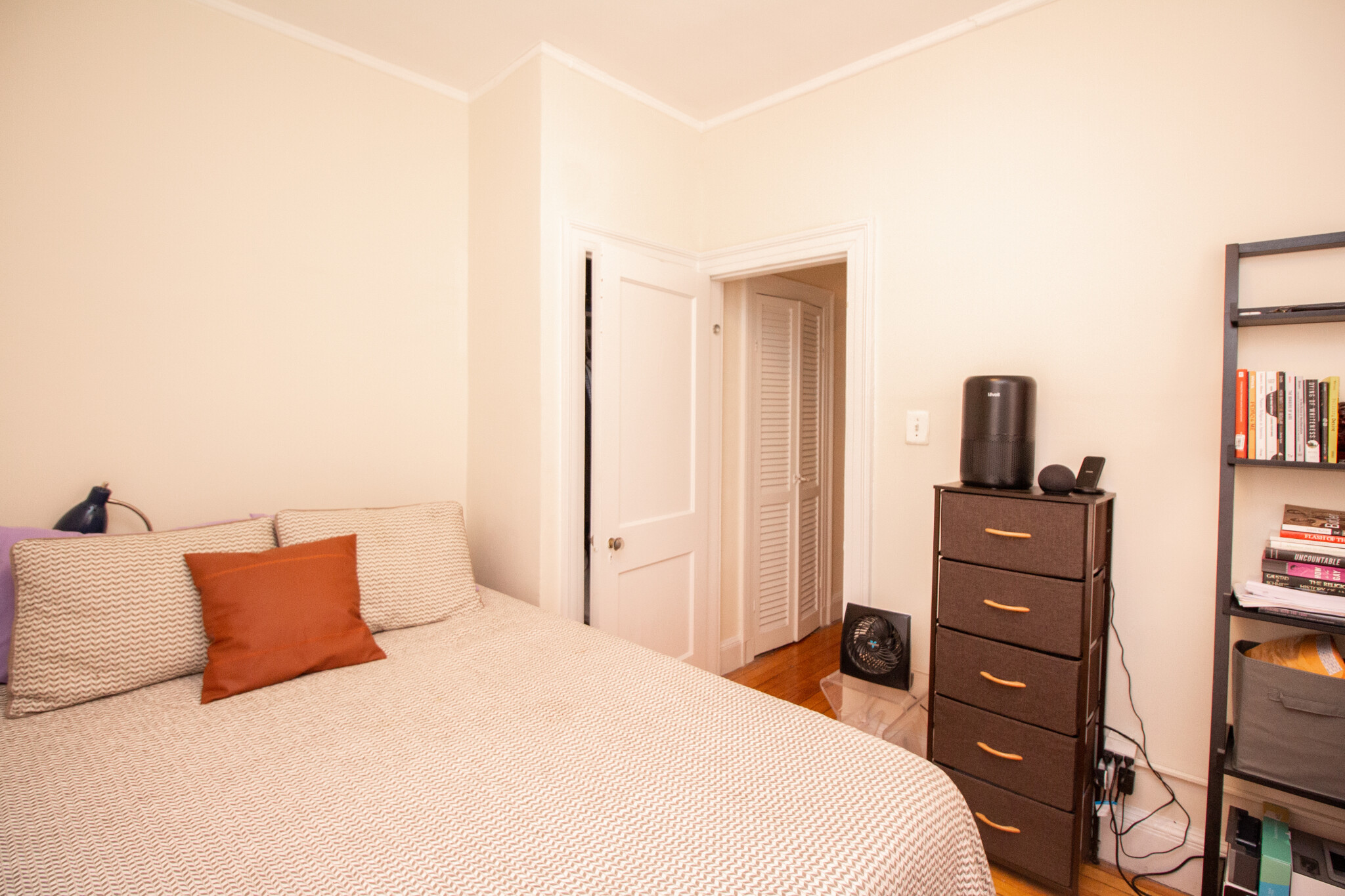 Photos of apartment on Beacon St.,Brookline MA 02446