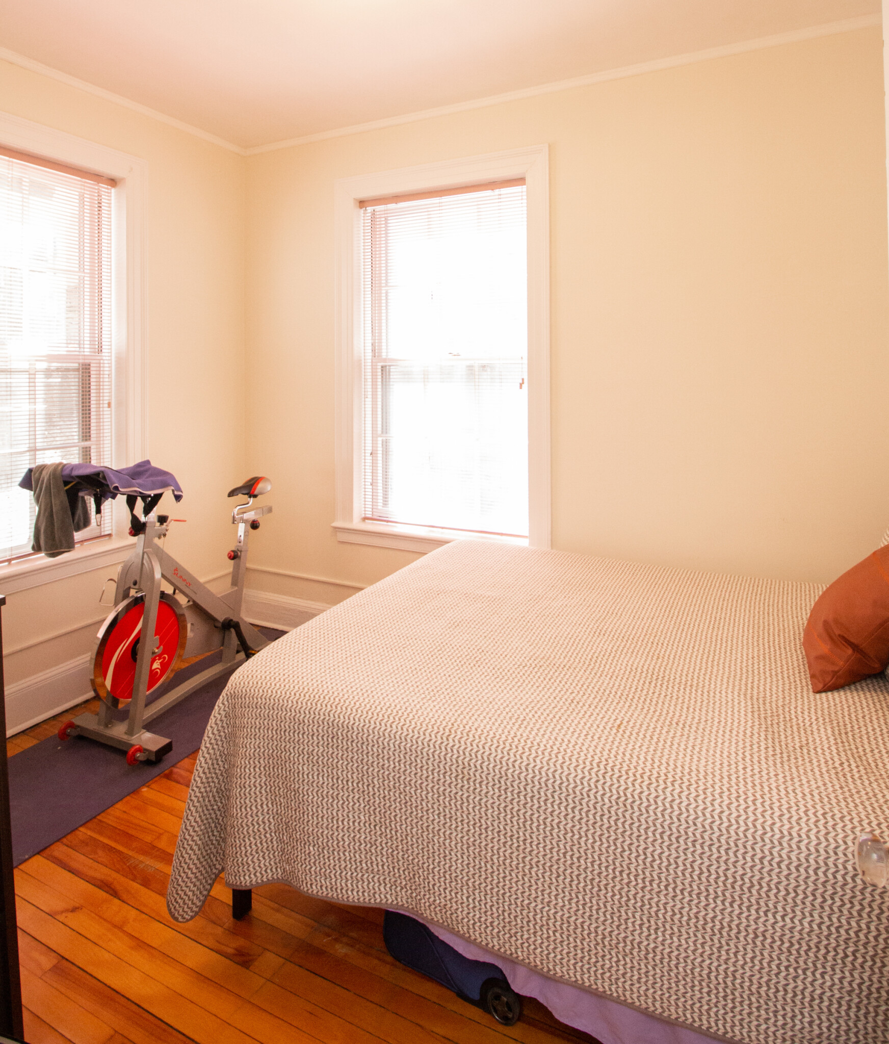 Photos of apartment on Beacon St.,Brookline MA 02446