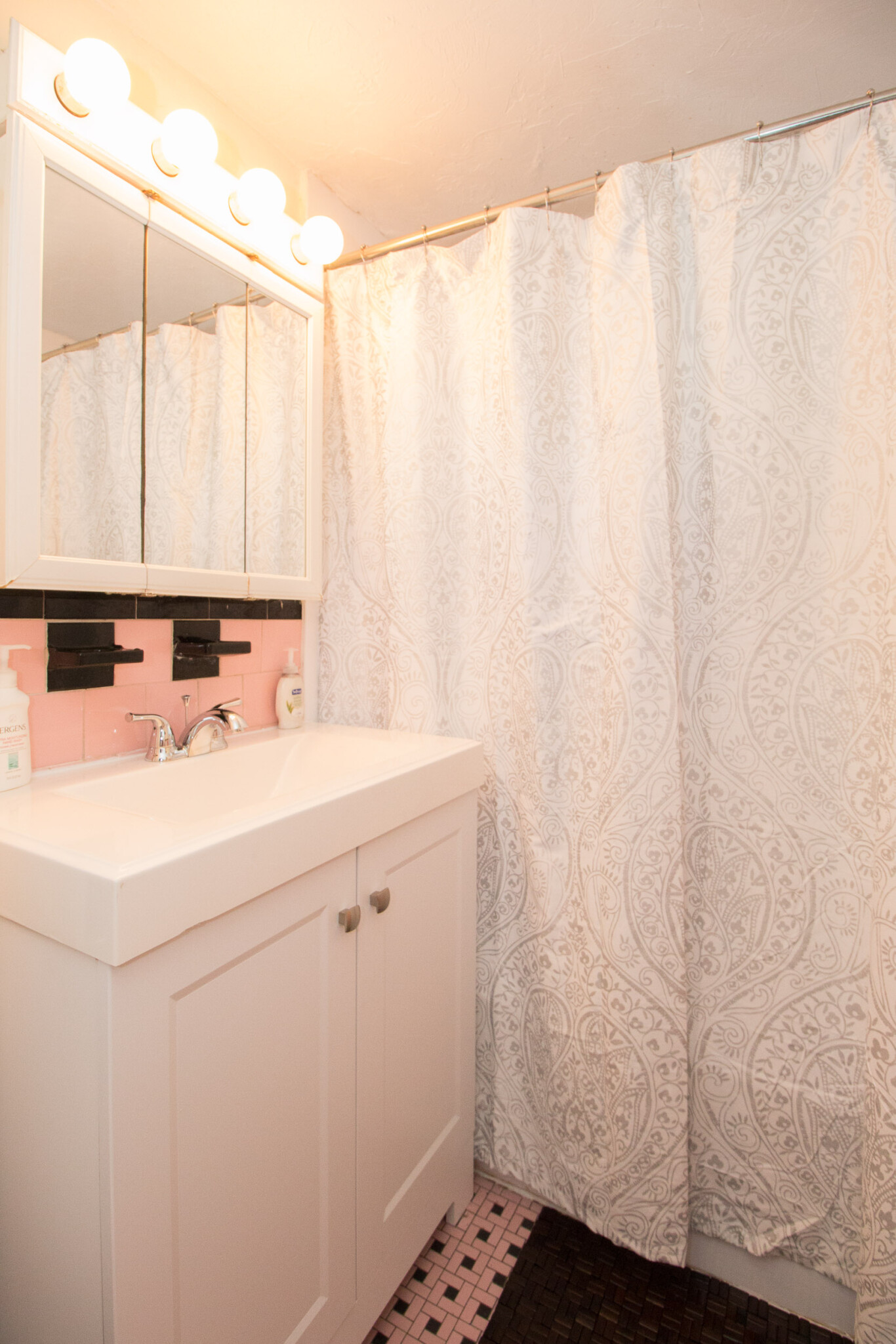 79 Chestnut St, Chestnut Hill