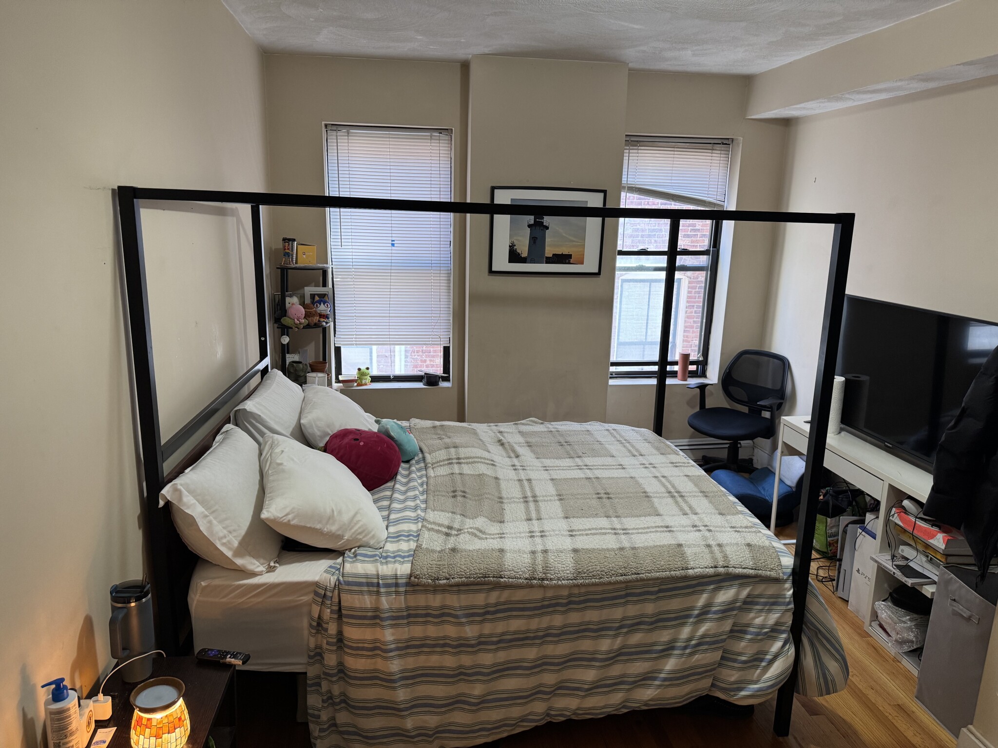 10 Davis Ave.