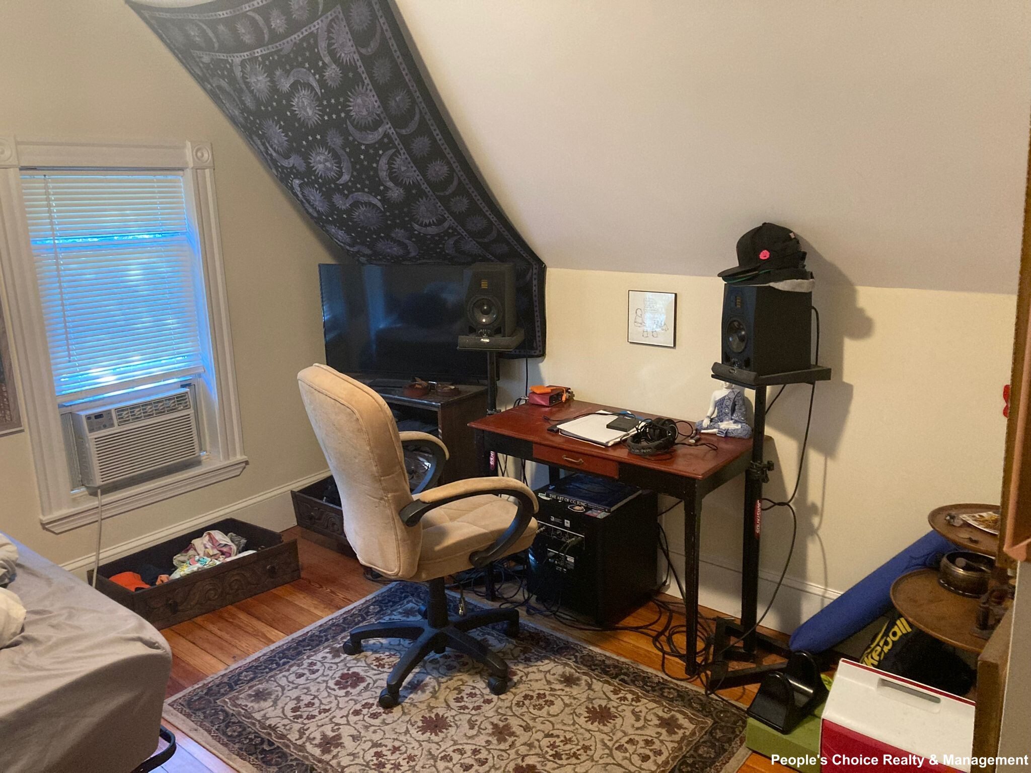 39 Grove St, Davis Square