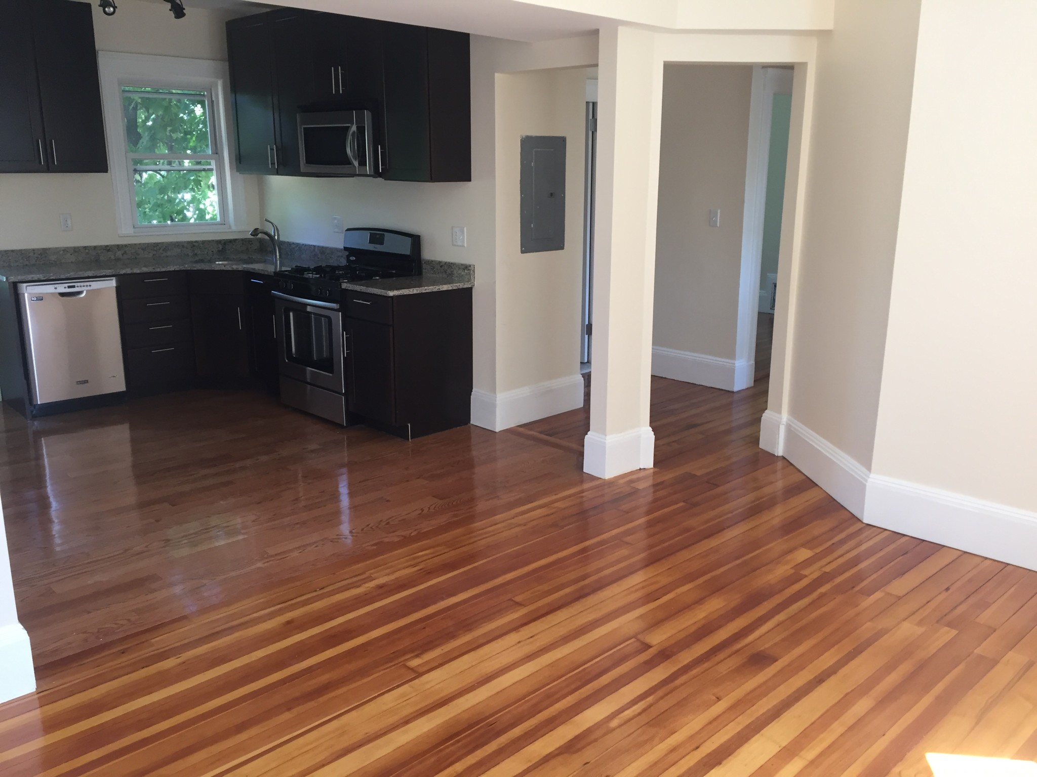 3 bed, 1 bath apartment for rent at 9 Alvan Ter Unit 1, Dorchester — photo 2 of 7