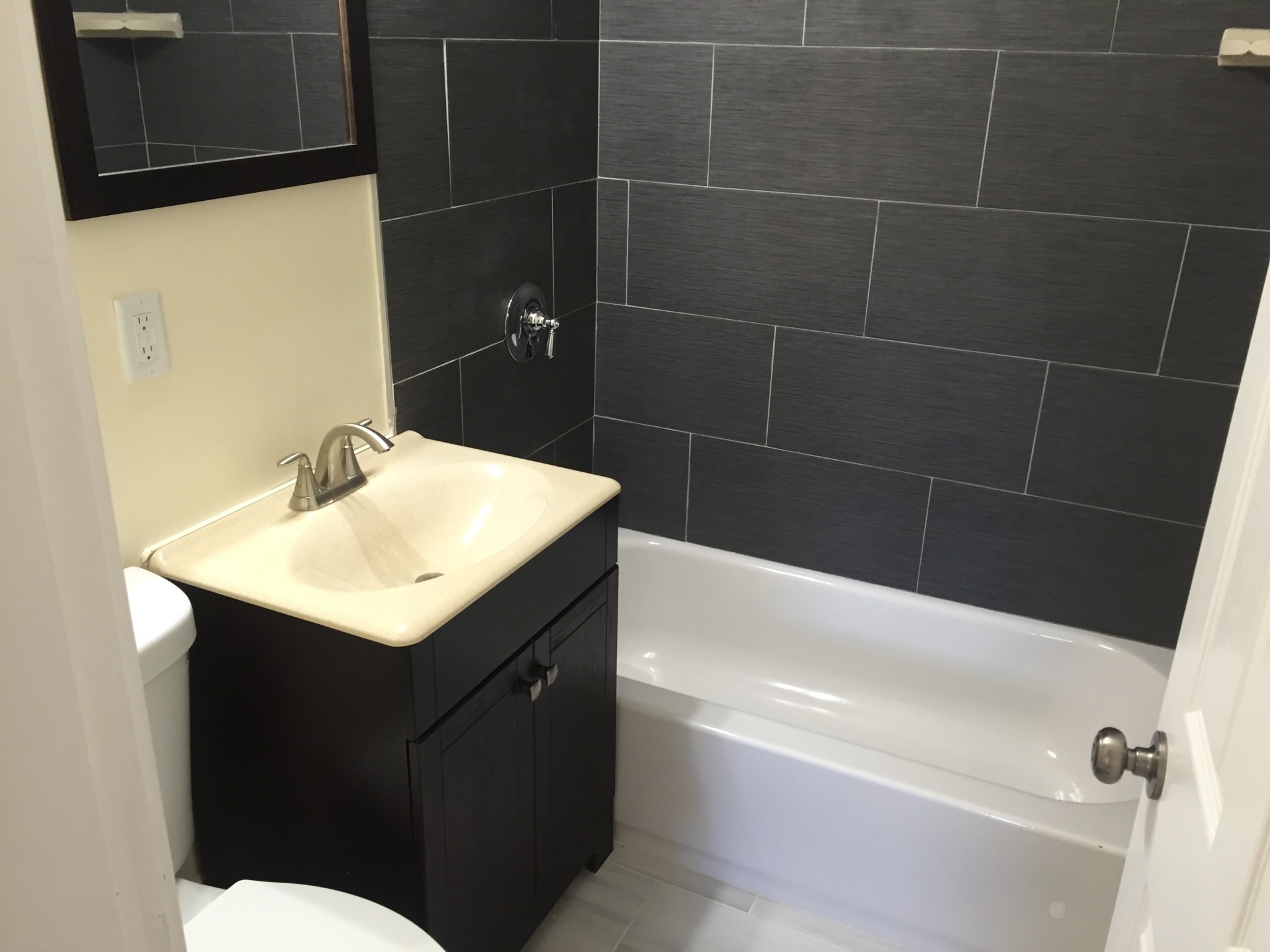 3 bed, 1 bath apartment for rent at 9 Alvan Ter Unit 1, Dorchester — photo 3 of 7