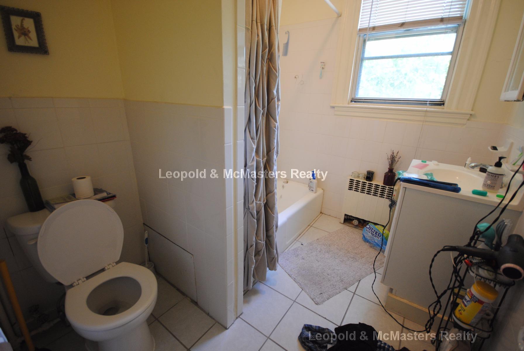 457 Centre St, Newton Corner