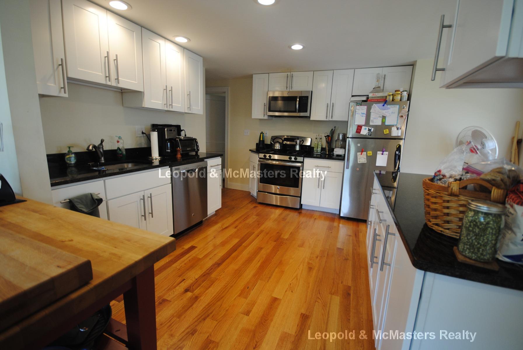 350 California St, Newtonville