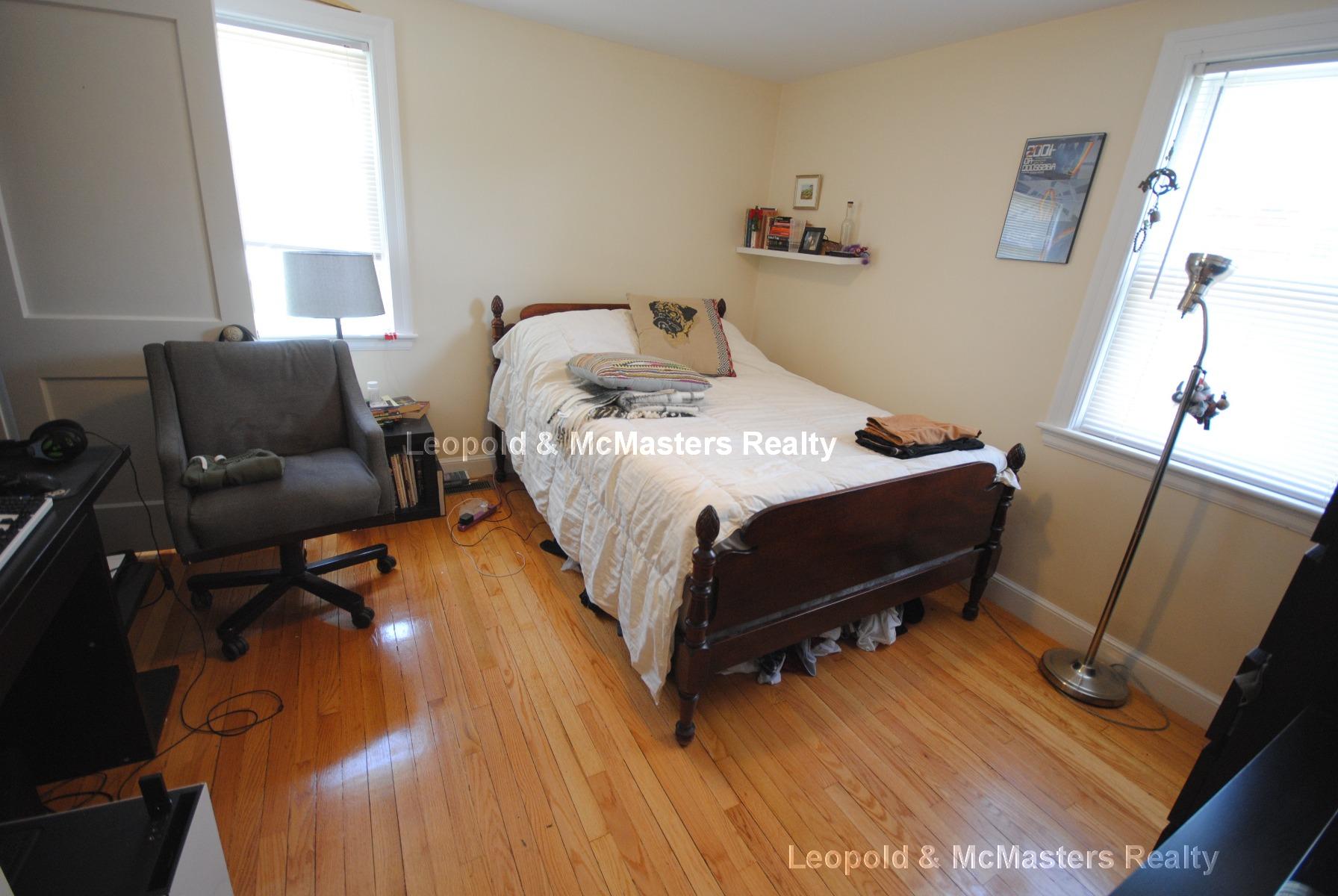 350 California St, Newtonville