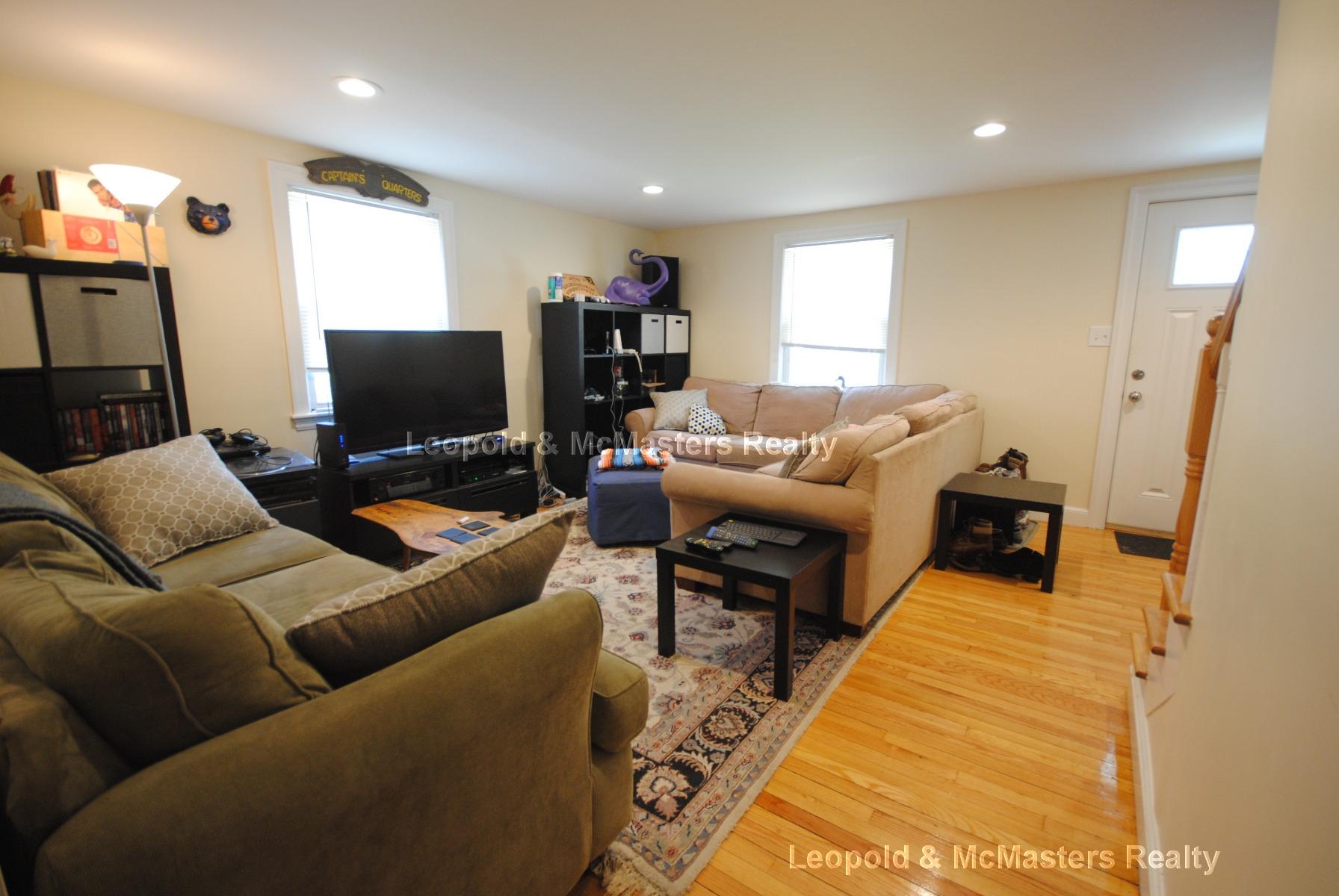 350 California St, Newtonville