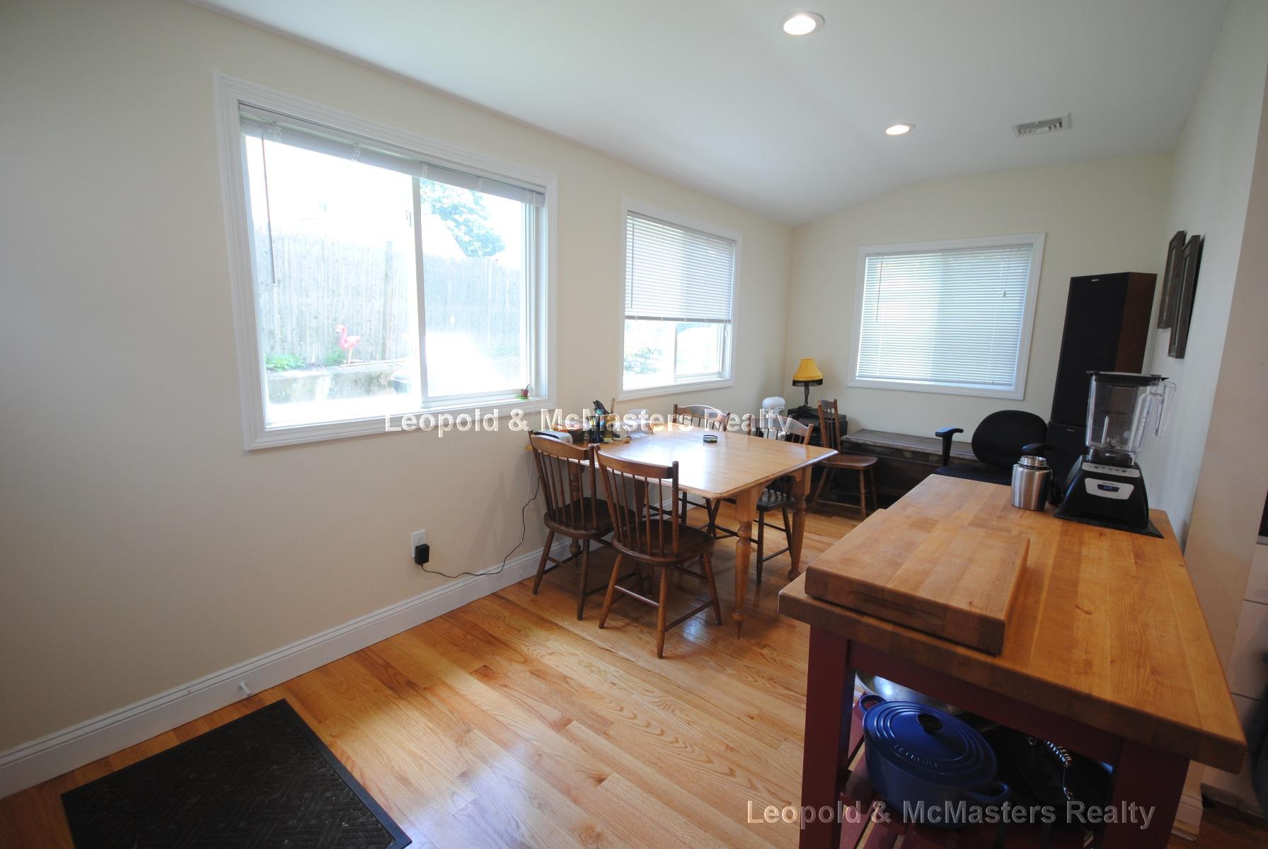 350 California St, Newtonville