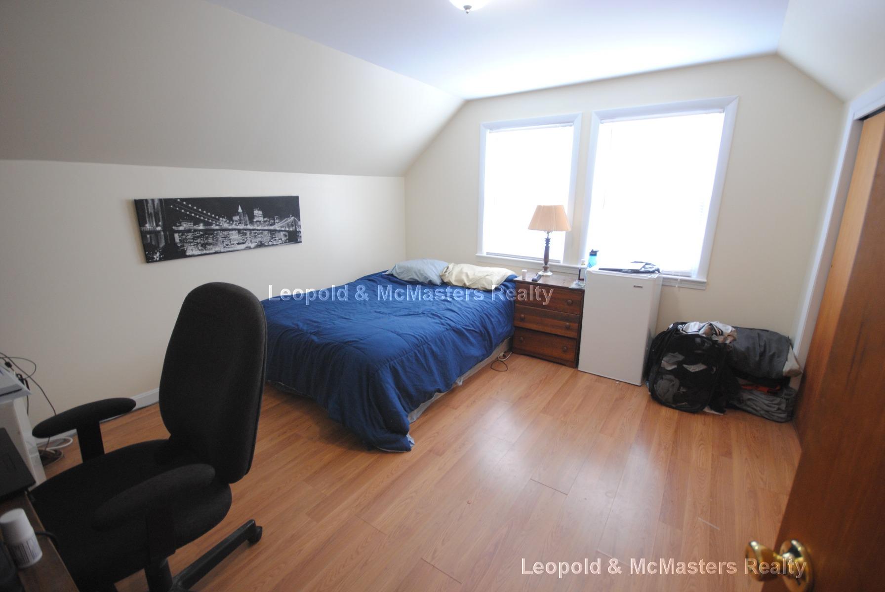 350 California St, Newtonville