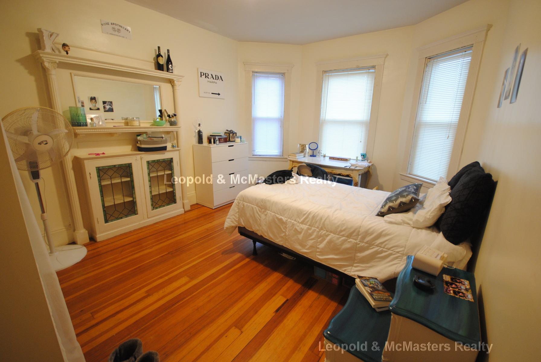 44 Easton St, Allston