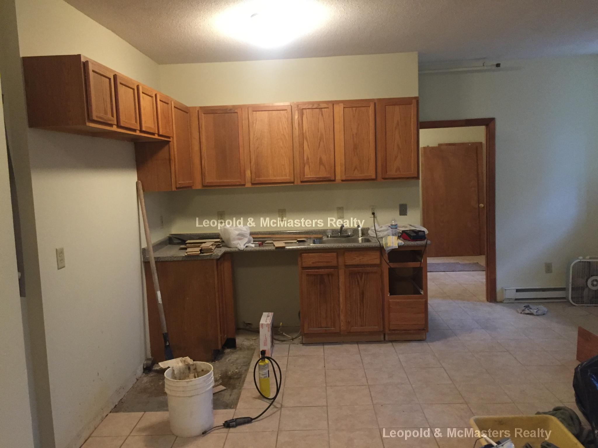 11 Willow St, Fitchburg