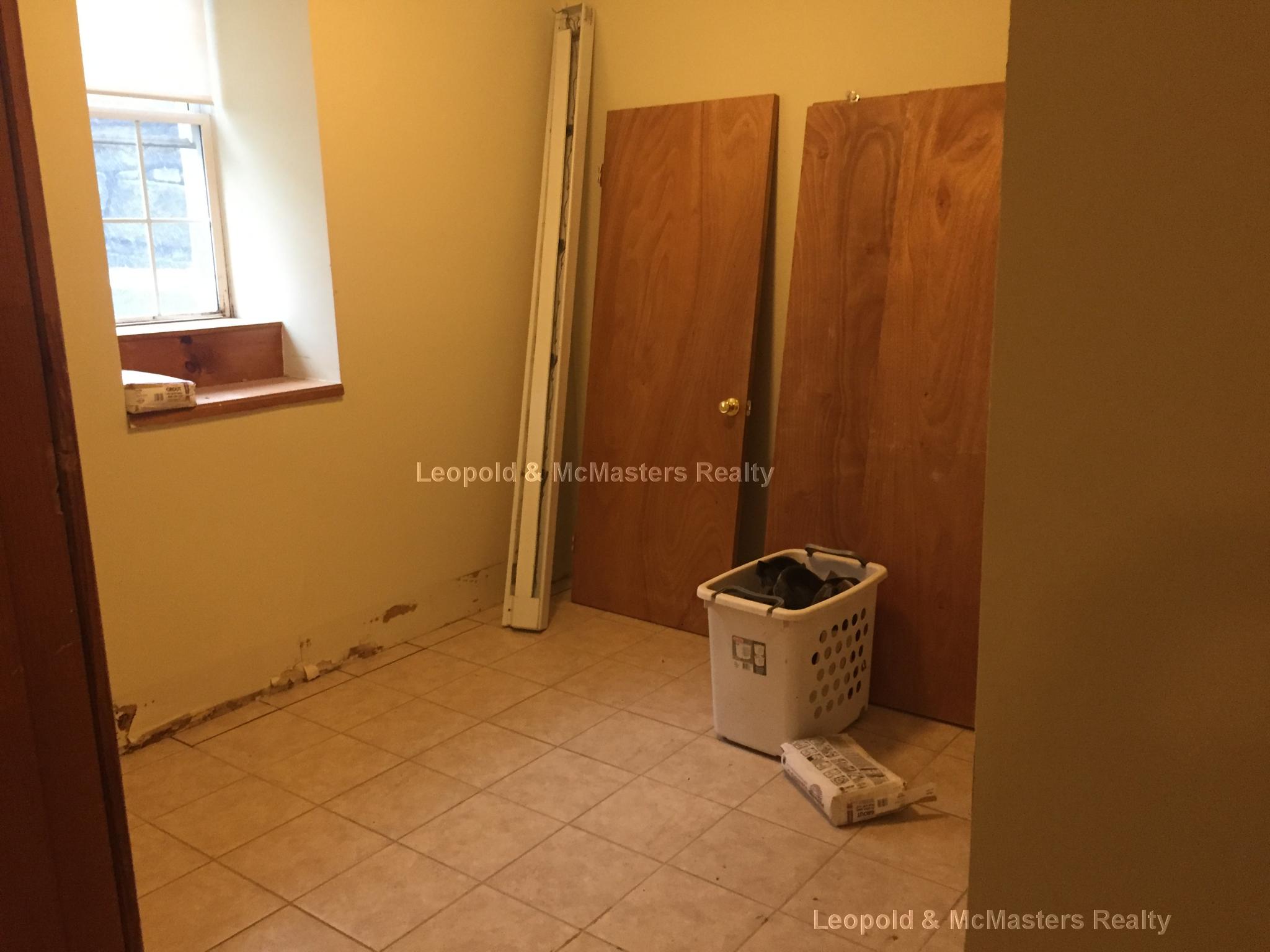 11 Willow St, Fitchburg