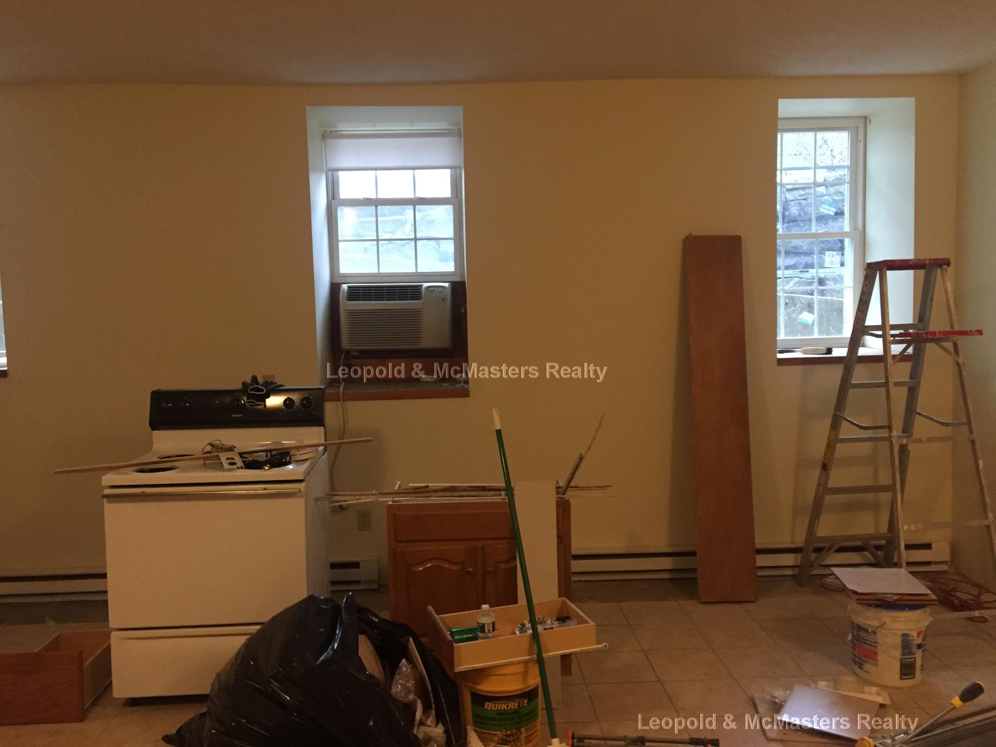 11 Willow St, Fitchburg